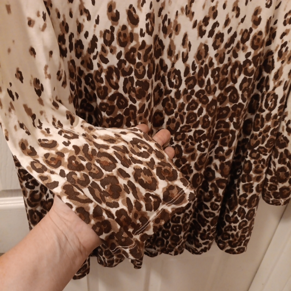 Womens Multiples Stretchy Comfy Long Sleeve Cheetah Print Button Detail XL - Picture 3 of 6